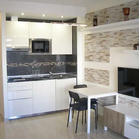 Apartamento Sobre La Playa En La Carihuela * Torremolinos